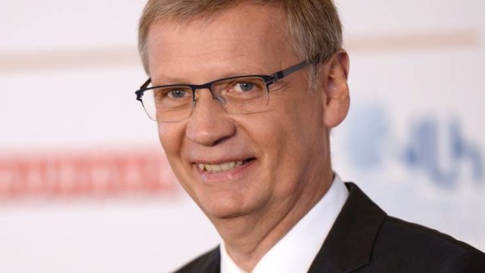 Günther Jauch: Das Vermögen & Einkommen des Moderators 2019